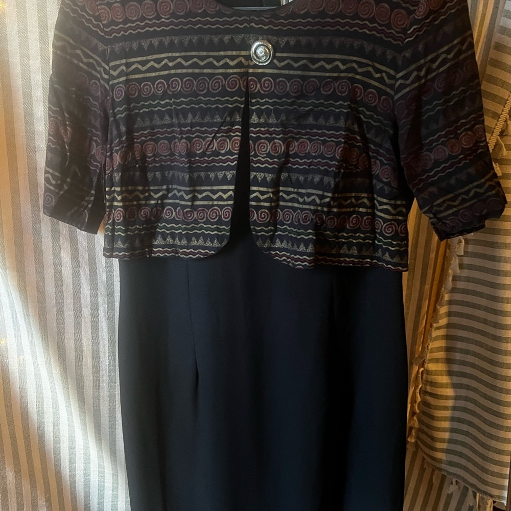 Chic Black Dress With Patterned Jacket - image 1